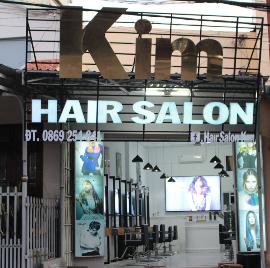 Bên ngoài của Kim Hair Salon 