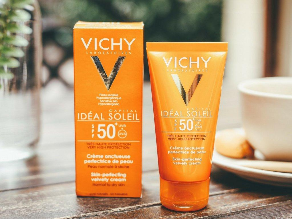 Sản phẩm chống nắng Vichy Ideal Soleil Mattifying Face Fluid Dry Touch SPF 50 PA+++