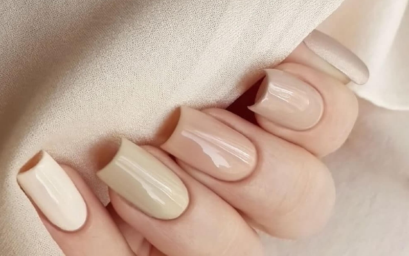 Mẫu nail màu nude