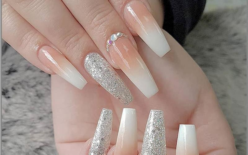 Mẫu nail kim tuyến tinh tế