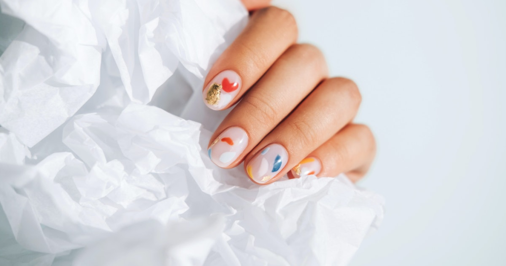 Mẫu nail giản dị và đơn giản rất đẹp mắt