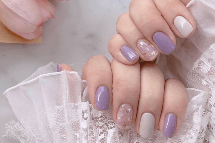 Mẫu nail màu sắc tím và trắng