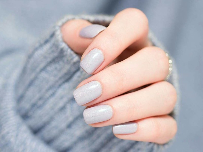 Mẫu nail màu xanh trắng