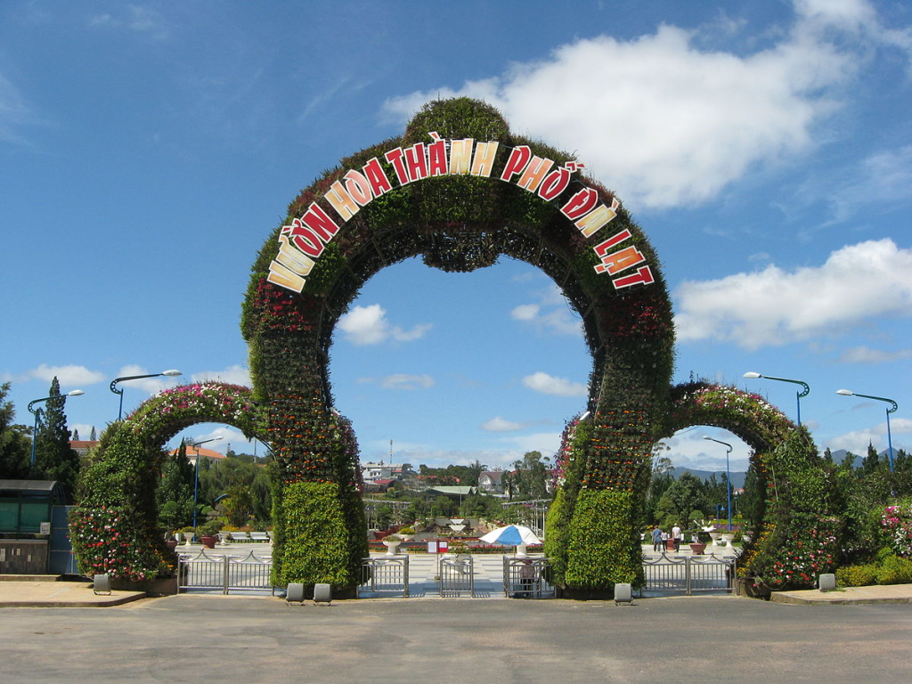 Cổng chào vườn hoa thành phố Đà Lạt 