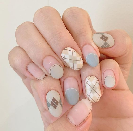 Mẫu nail màu nhám 