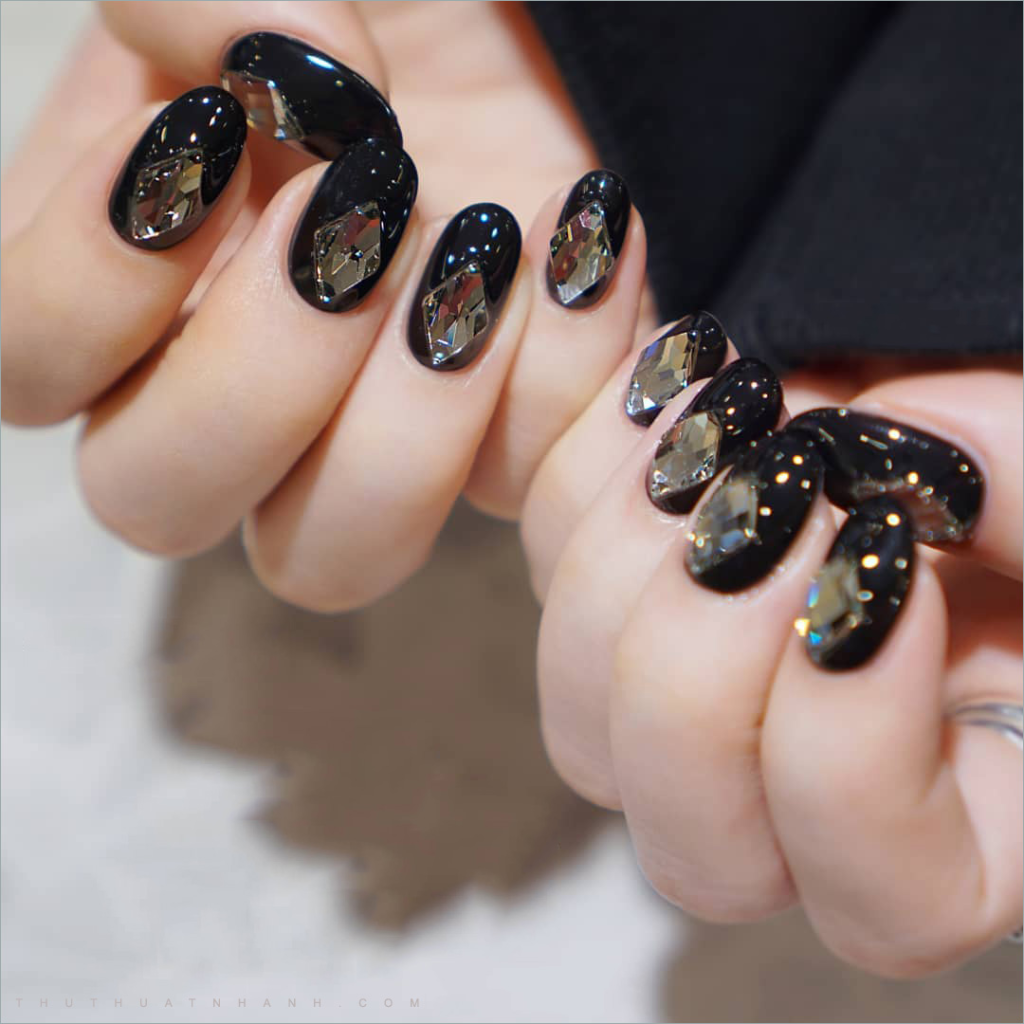 Mẫu nail đính đá