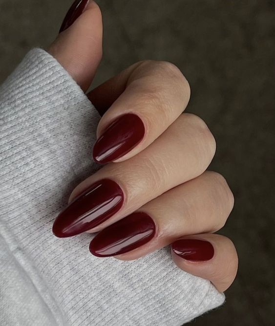 mẫu nail màu đỏ sơn bóng đơn giản