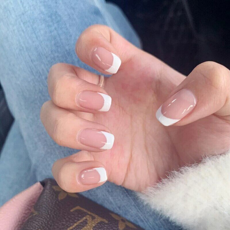 Nail viền trắng