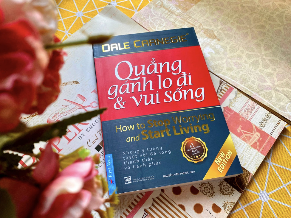 Sách Quẳng gánh lo đi và vui sống