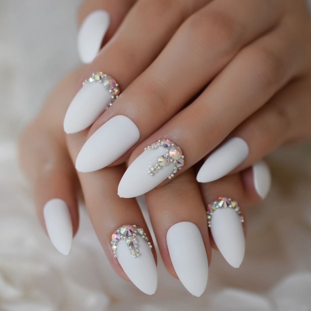  Thêm tinh tế với nail màu trắng 