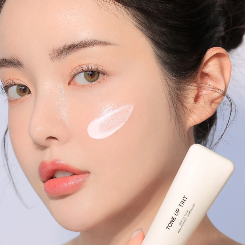 Kem lót 3CE TONE UP TINT sở hữu kết cấu mềm mịn