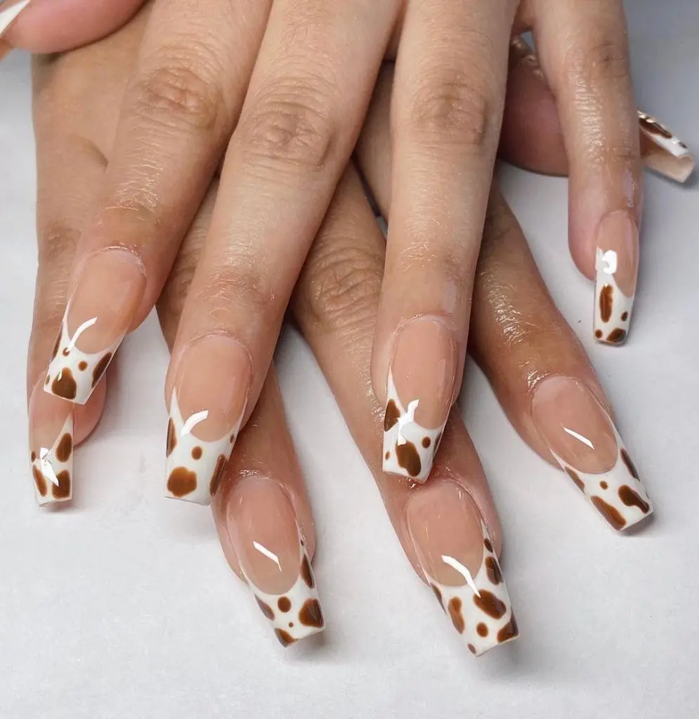 Nail họa tiết bò sữa đẹp