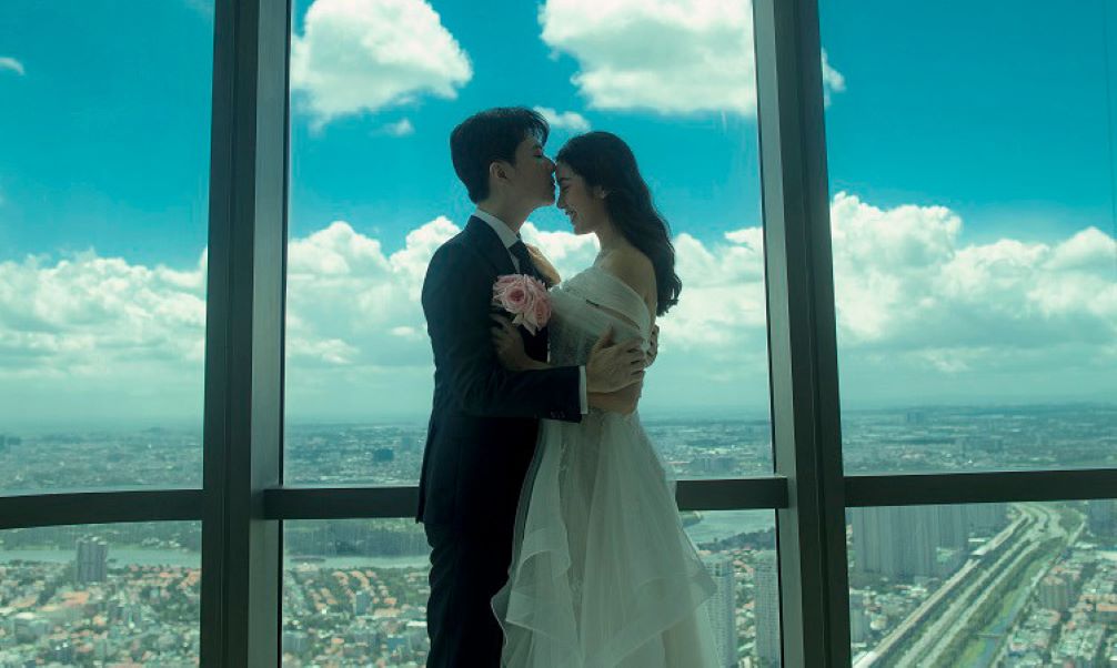Chụp ảnh cưới tại các tầng cao của Landmark 81 tạo cảm giác độc đáo, phá cách 