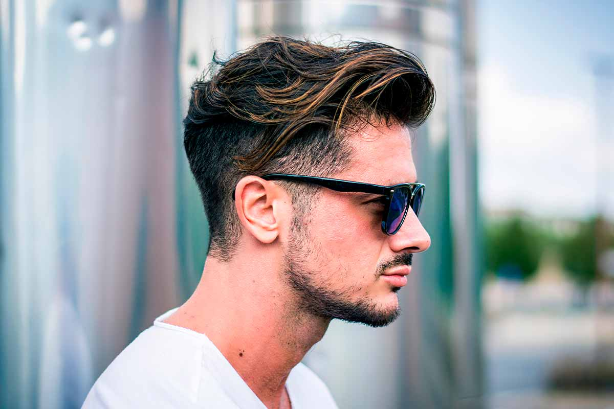 Tóc phái mạnh undercut sở hữu highlight nâu vàng