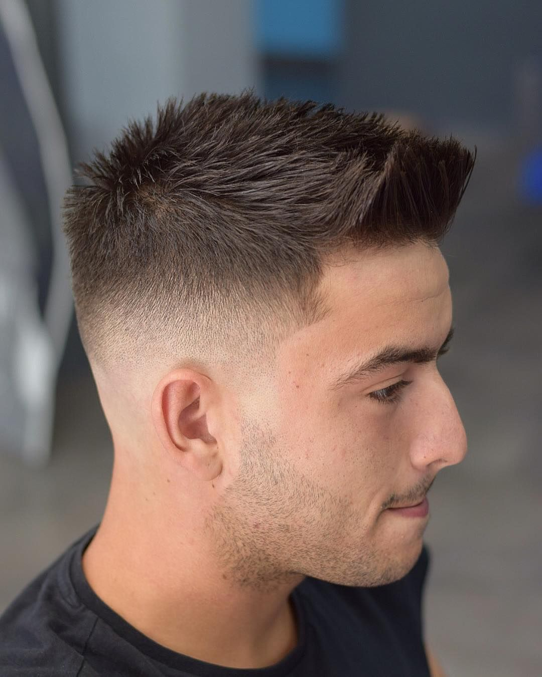 Một số kiểu tóc nam mặt tròn đẹp năm 2020 - Barber Shop Vũ Trí