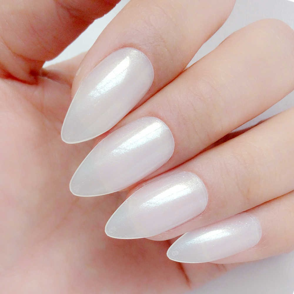 Nail trơn trắng 