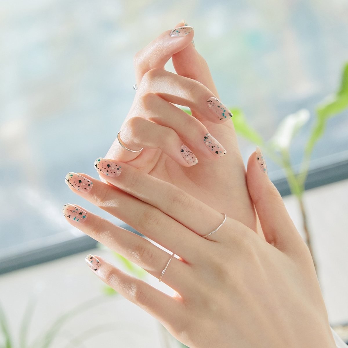 nail trong suốt