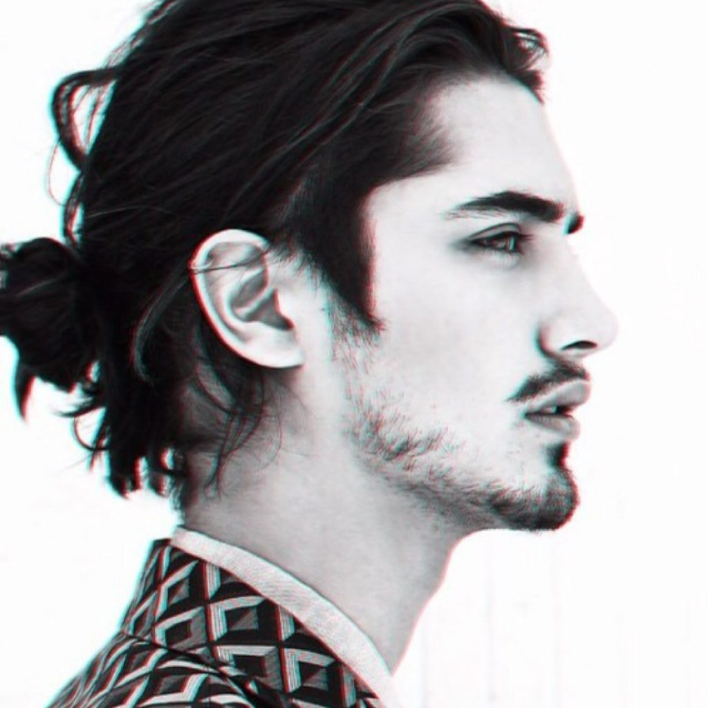 Kiểu tóc Man Bun Mullet trông khá sành điệu