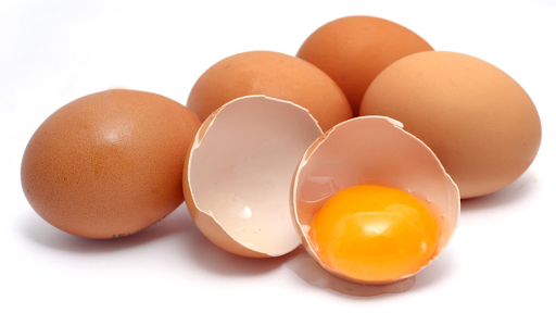 Trứng chứa protein và axit béo hỗ trợ sự tăng trưởng và phát triển tóc khỏe mạnh 