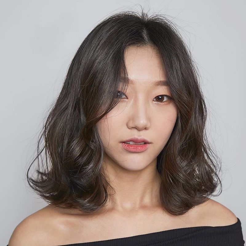 Kiểu tóc ngắn ngủn uốn nắn sóng Nước Hàn với cái lâu năm 