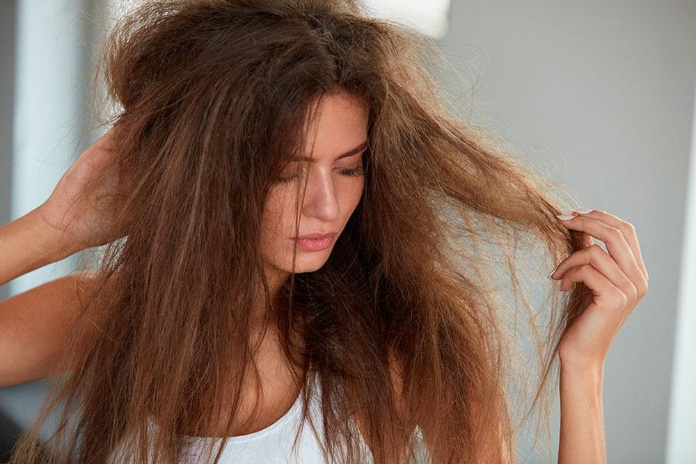 Các nường đem nền tóc mỏng manh và xoăn bất ngờ tránh việc hạn chế mullet layer