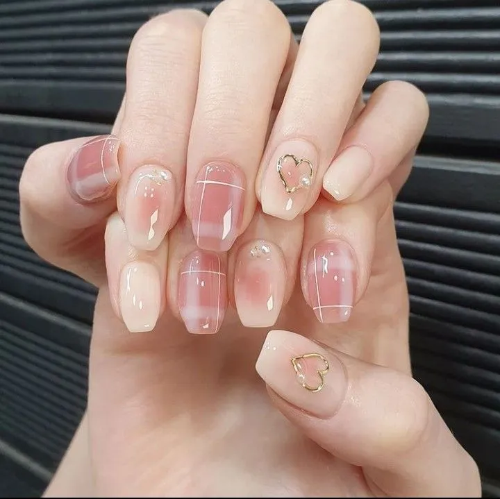 Mẫu nail màu hồng đất thanh lịch