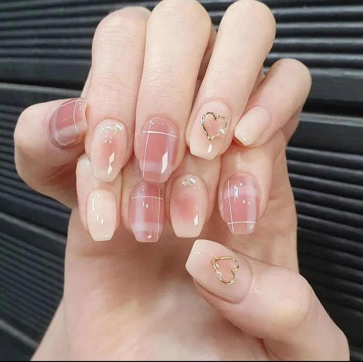 Mẫu nail màu hồng đất thanh lịch 