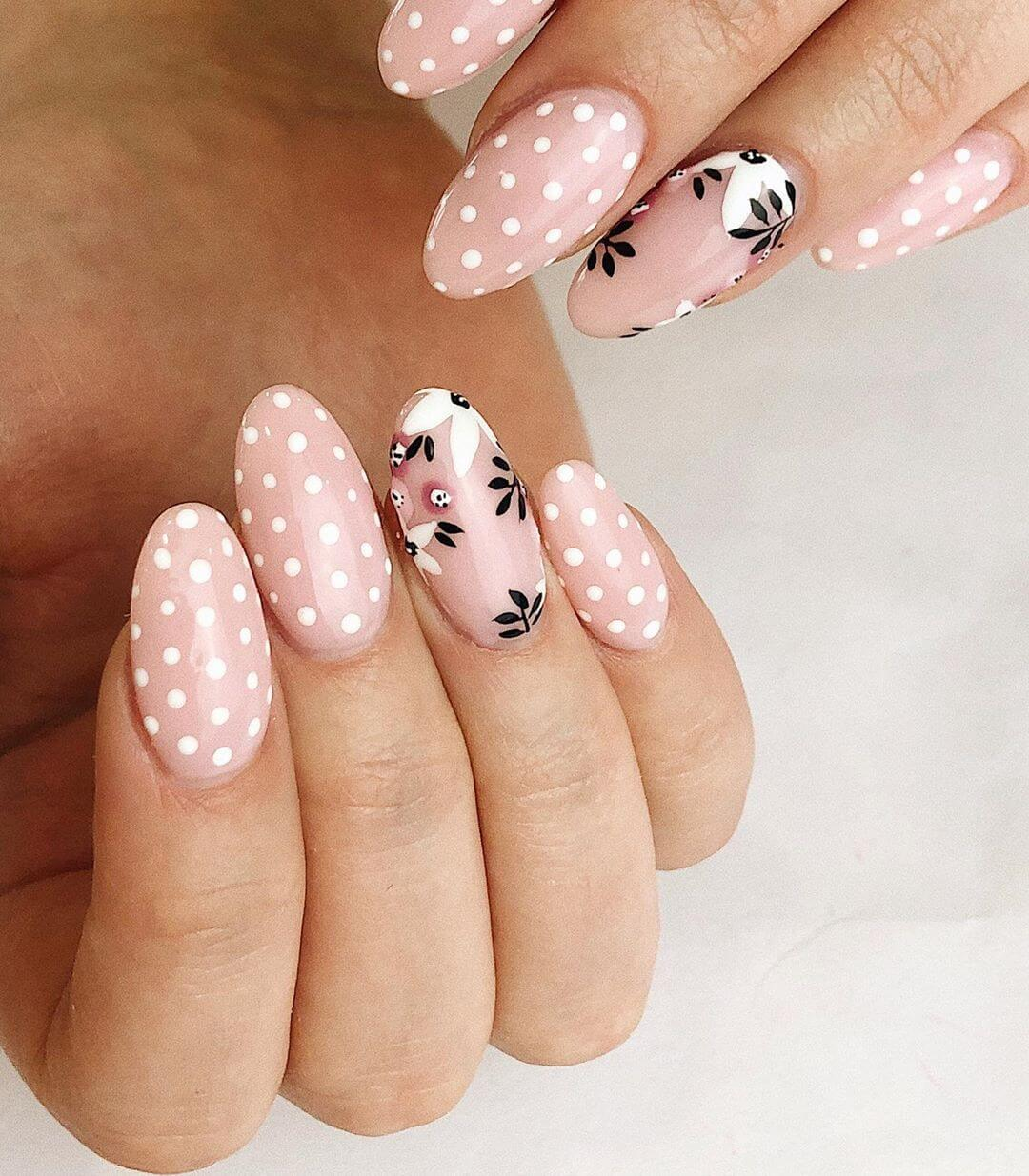 Nail họa tiết chấm bi 