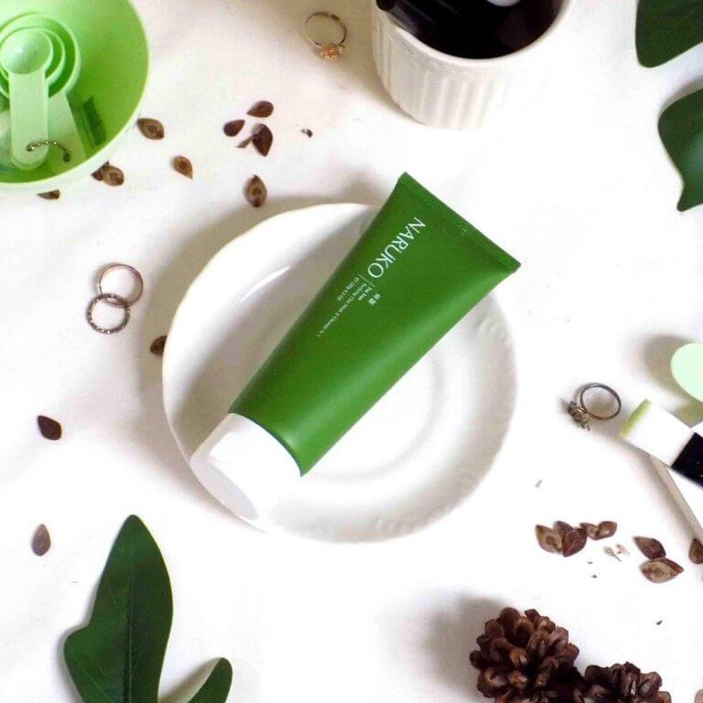 Sữa rửa mặt cho da dầu mụn Tea Tree Purifying Clay Mask & Cleanser In 1 giúp làm sạch sâu nhẹ nhàng