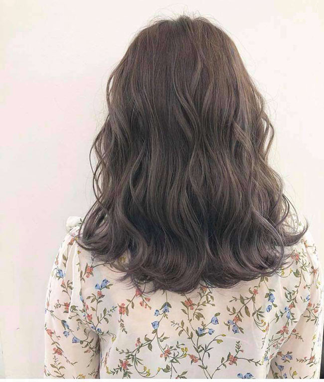 20+ mẫu tóc xoăn sóng lơi ngang vai đẹp cho nàng | IVY moda