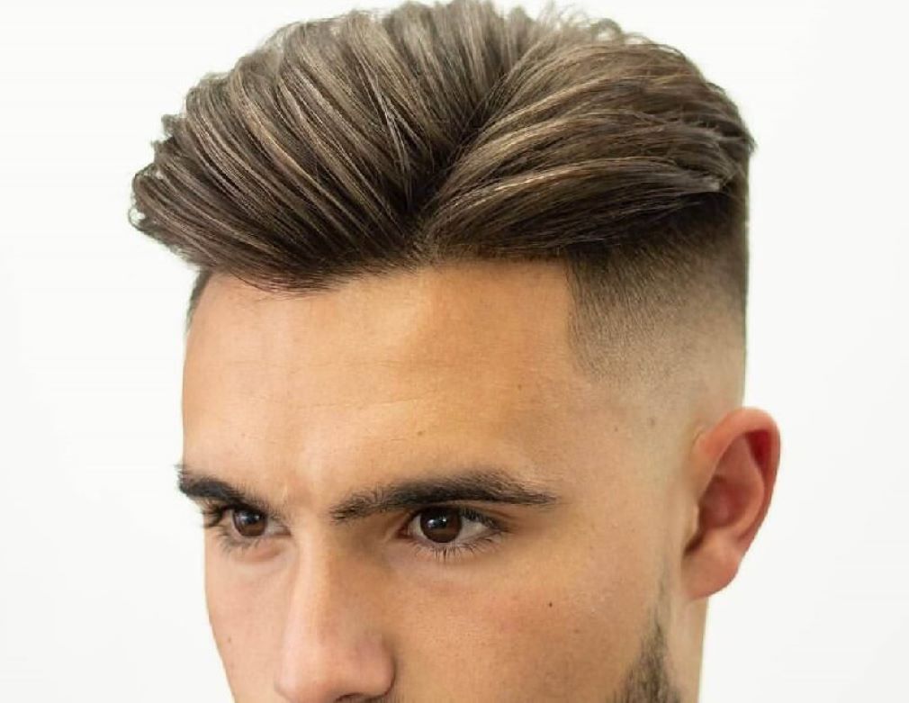 Tạo kiểu rẽ mái cho tóc mohican chéo