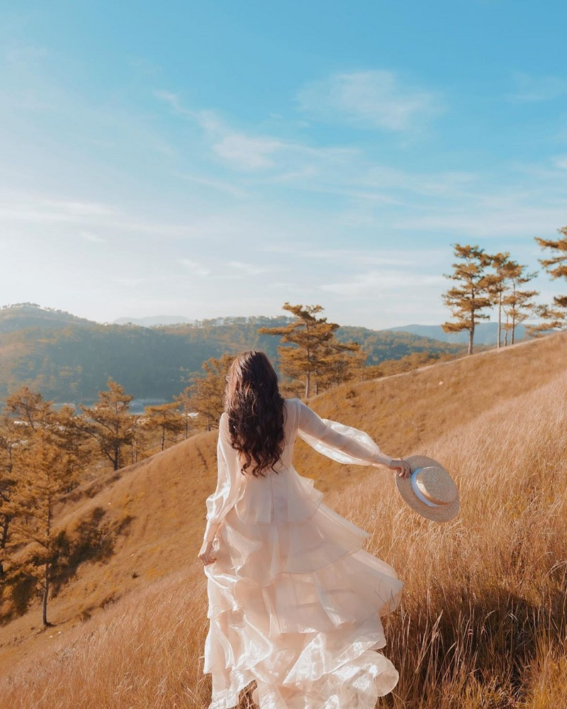 Váy maxi thướt tha và quyến rũ