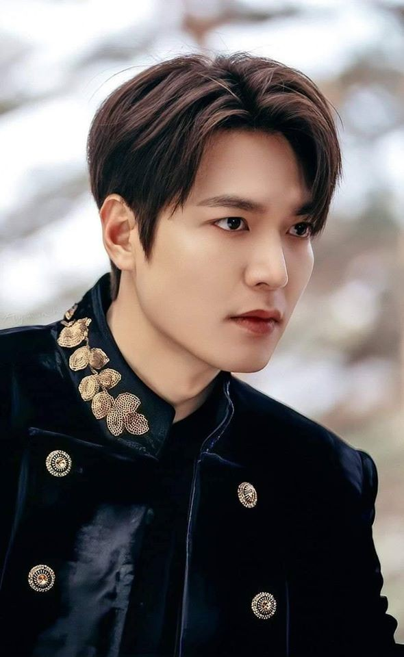 Tóc cắt hai mái nam kiểu Lee Min Ho