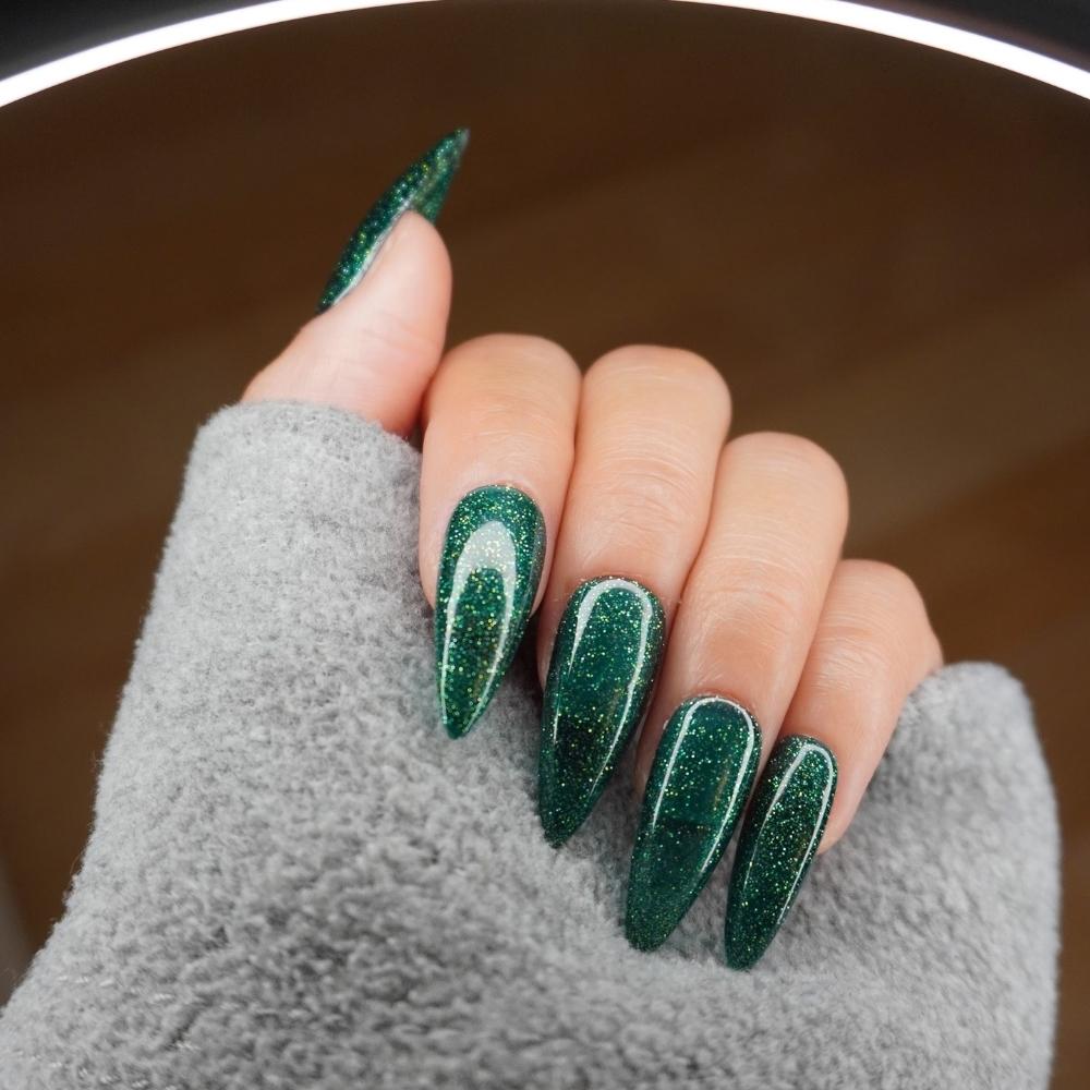 Mẫu nail dài màu xanh kim tuyến