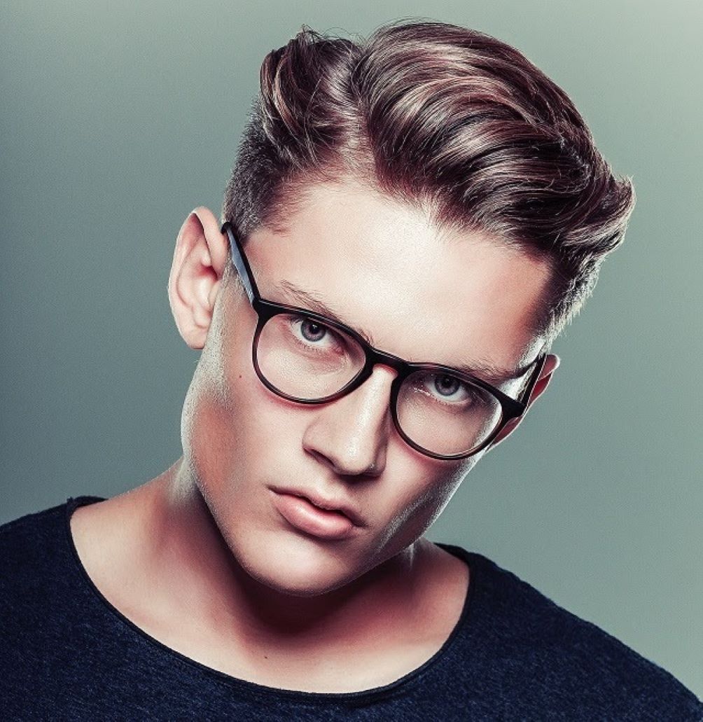 Kiểu tóc undercut ngắn rẽ ngôi Undercut rẽ ngôi