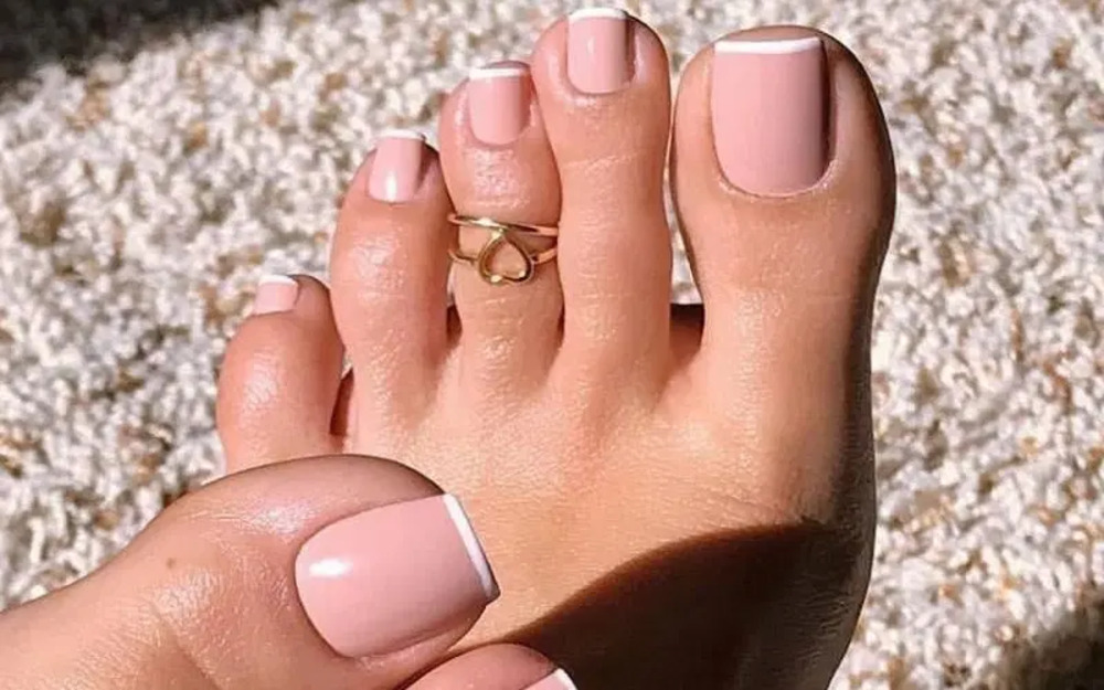 Nail màu hồng nude, hồng pastel dễ diện đồ và make up cho nàng