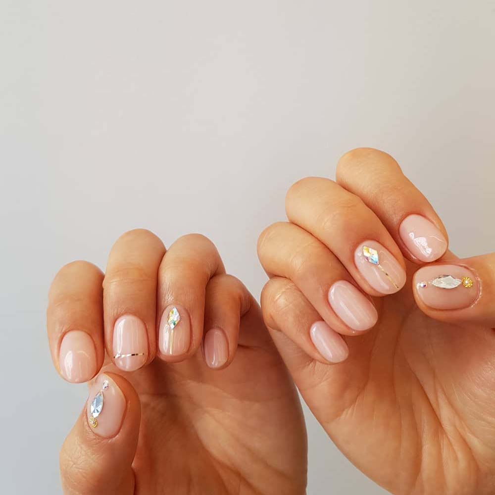 Mẫu nail đính sọc ánh kim kết hợp đá lấp lánh