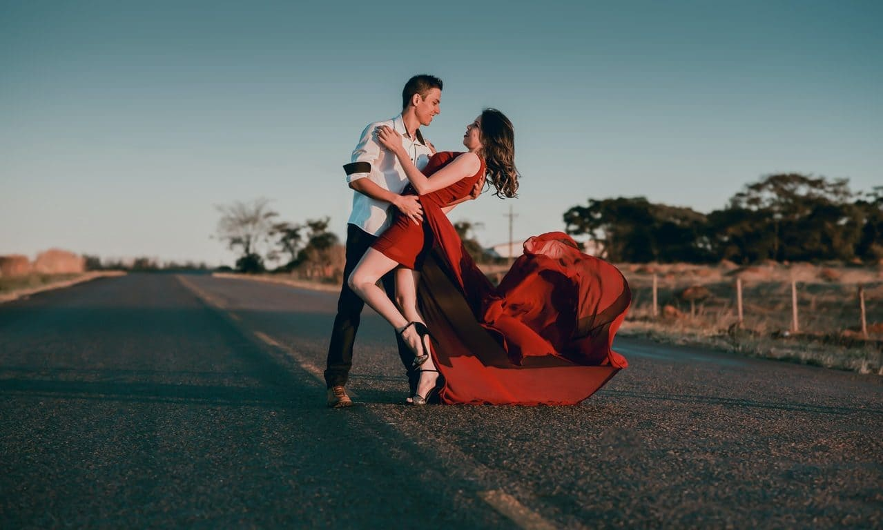Chụp ảnh couple khiêu vũ