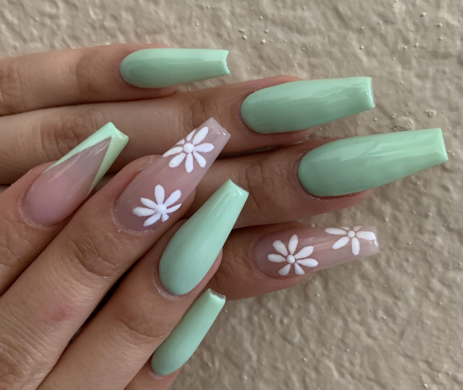 Nail xanh ngọc hoạ tiết hoa