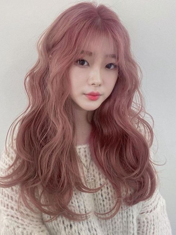 Kiểu tóc xù mì color hồng pastel “chiếm sóng” buôn bản năng động một thời hạn lâu năm 