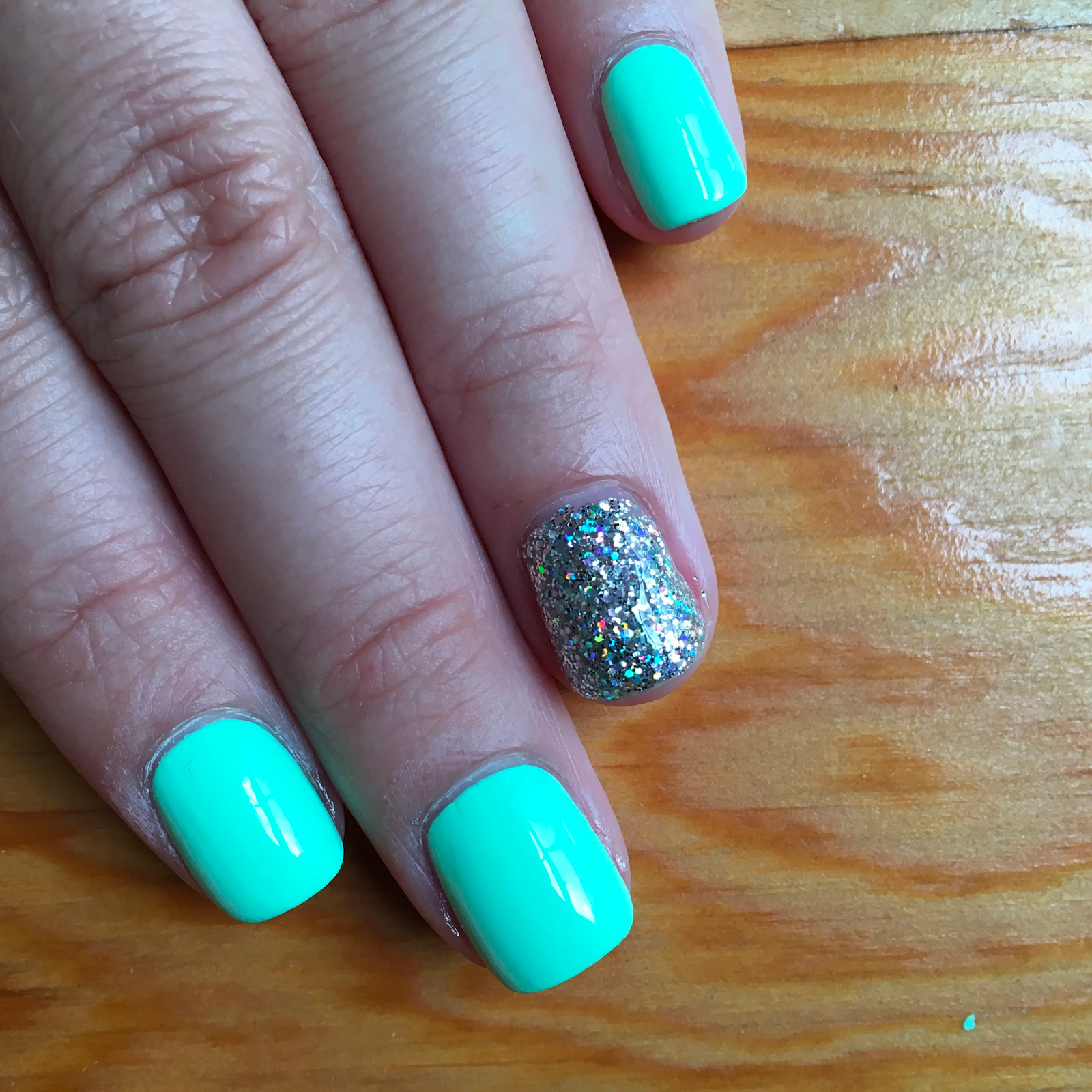 Nail xanh ngọc kim tuyến