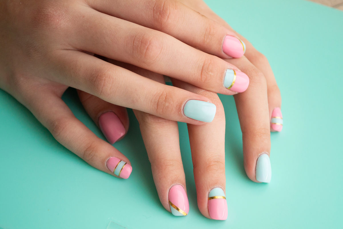 Nail màu xanh ngọc màu ngẫu hứng