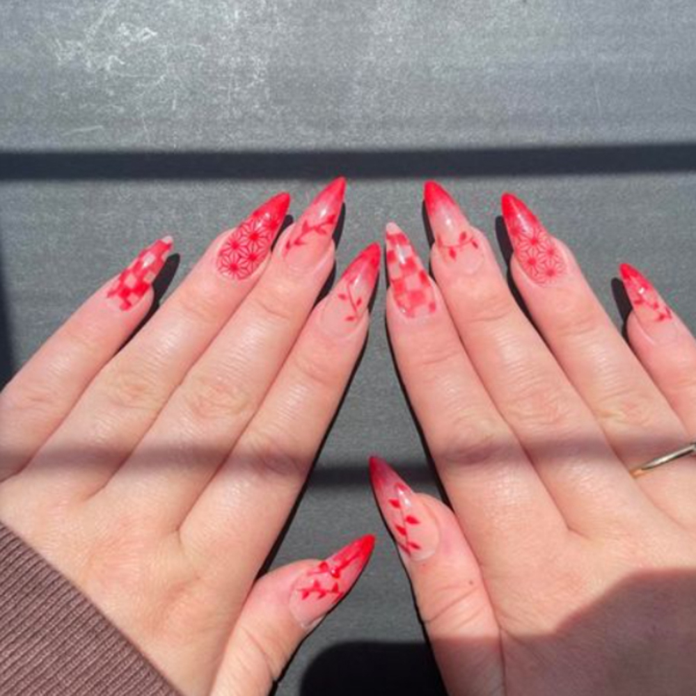 Nail caro màu đỏ
