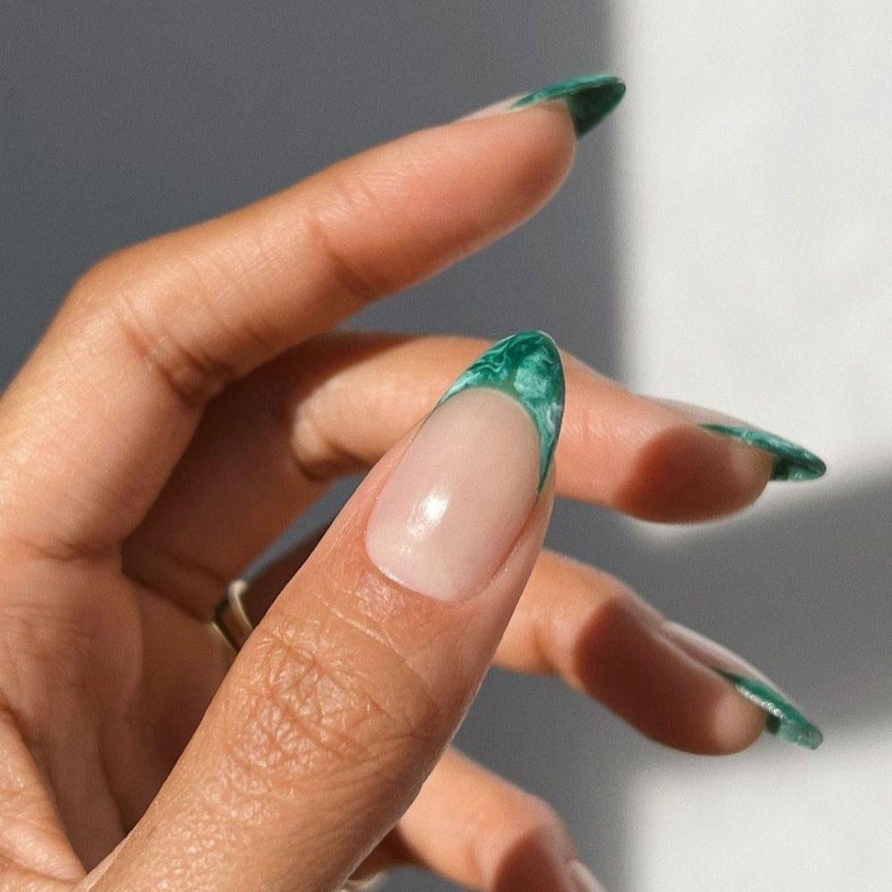 Nail họa tiết vân đá đầu móng