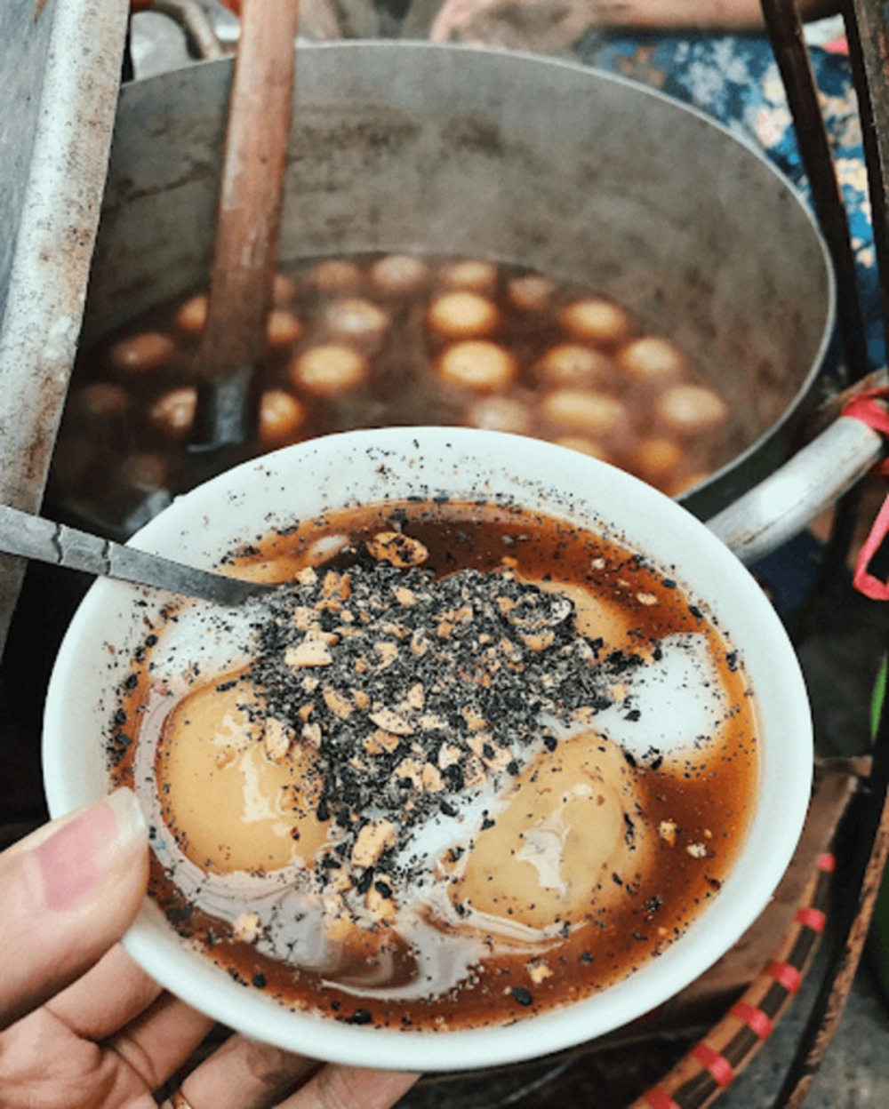 Chè vừng nóng thơm ngon, ngọt bùi