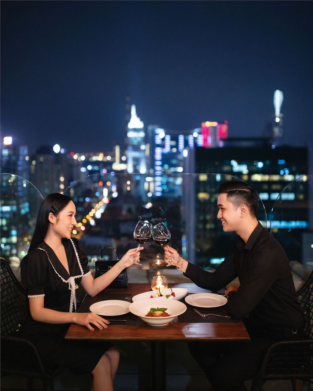 Concept chụp ảnh couple thành phố và ánh đèn
