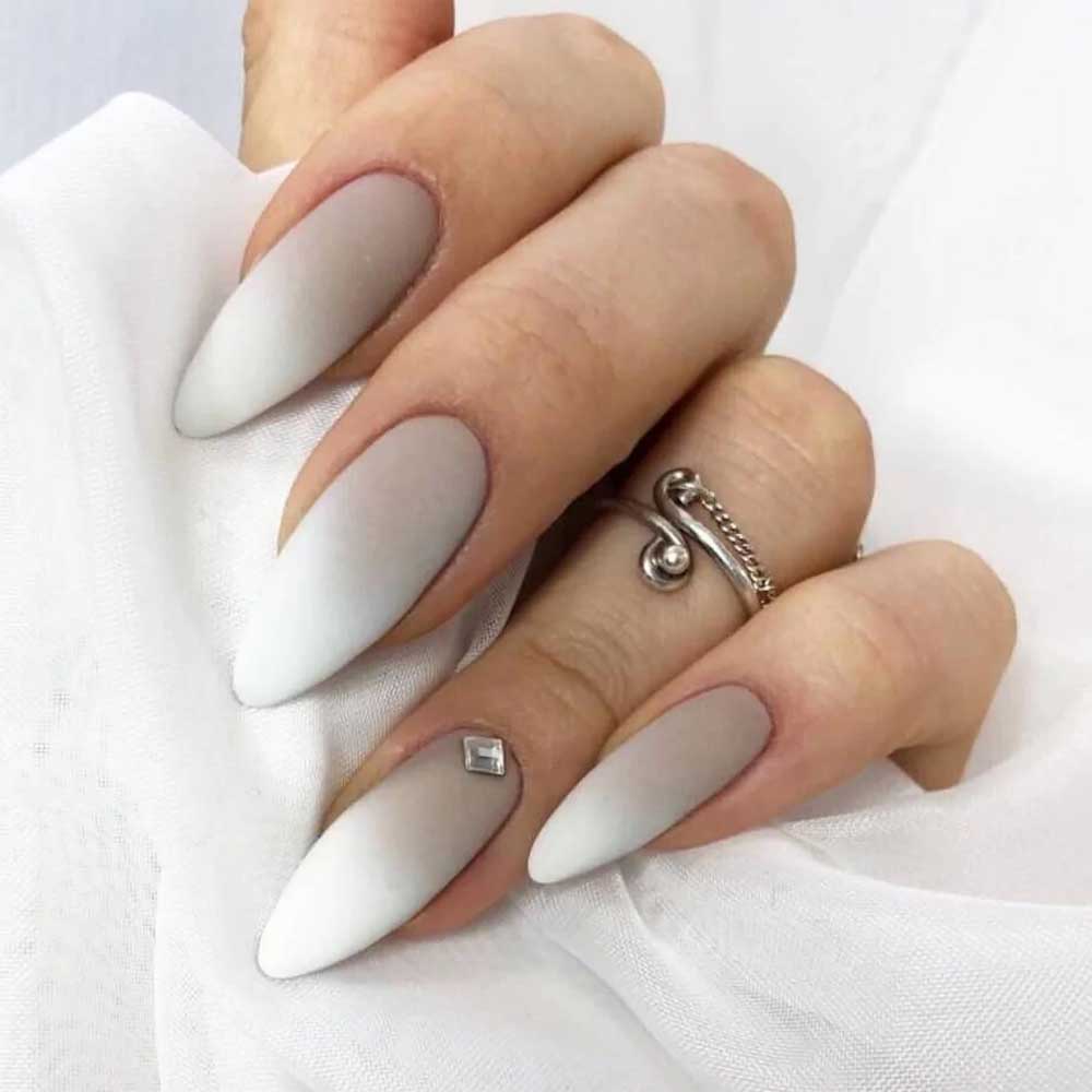 Thêm chút đá ngọc trai đã đủ khiến nàng nổi bật