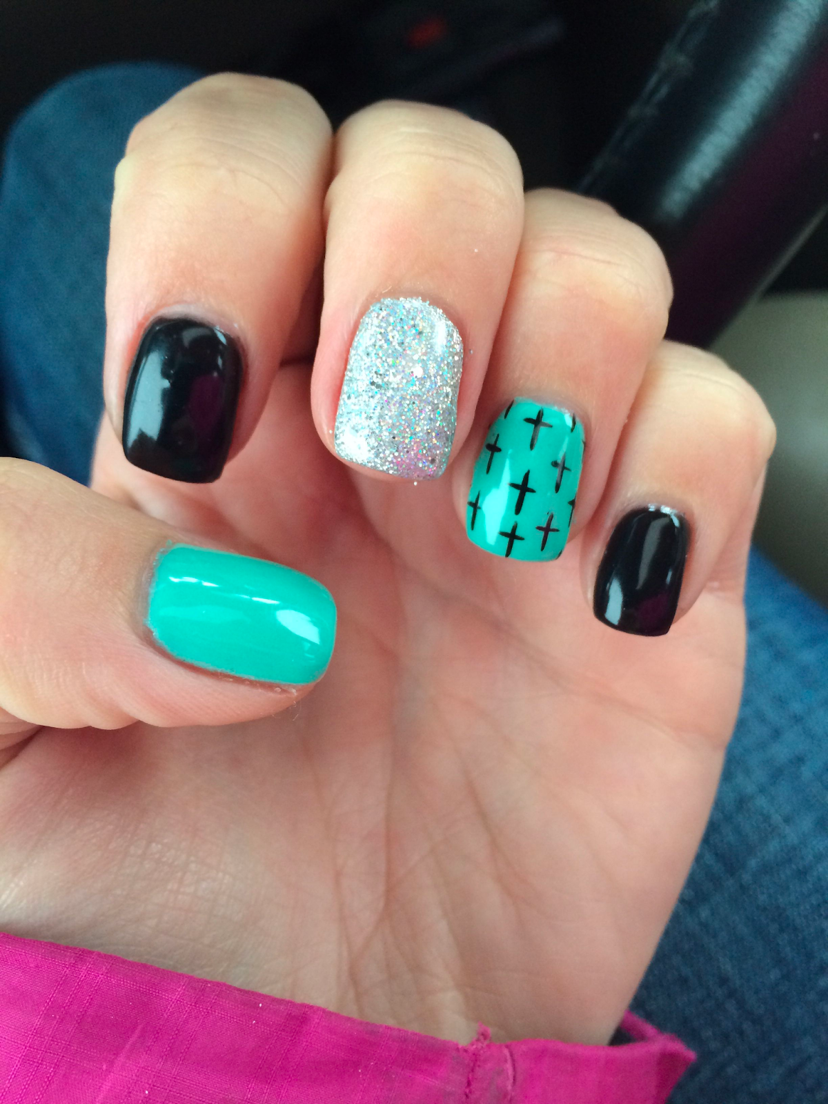 Nail xanh ngọc hoạ tiết chữ thập