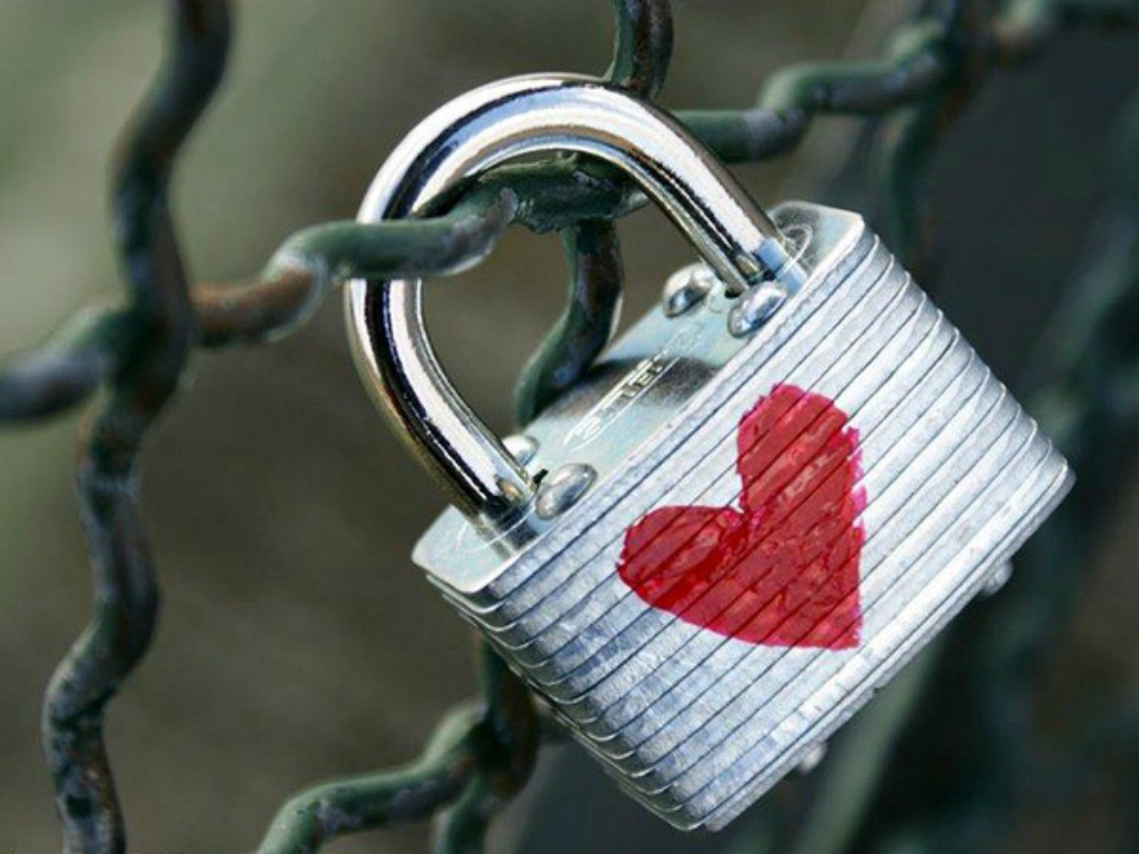 Những ổ khóa không chìa thể hiện ước nguyện tình yêu 