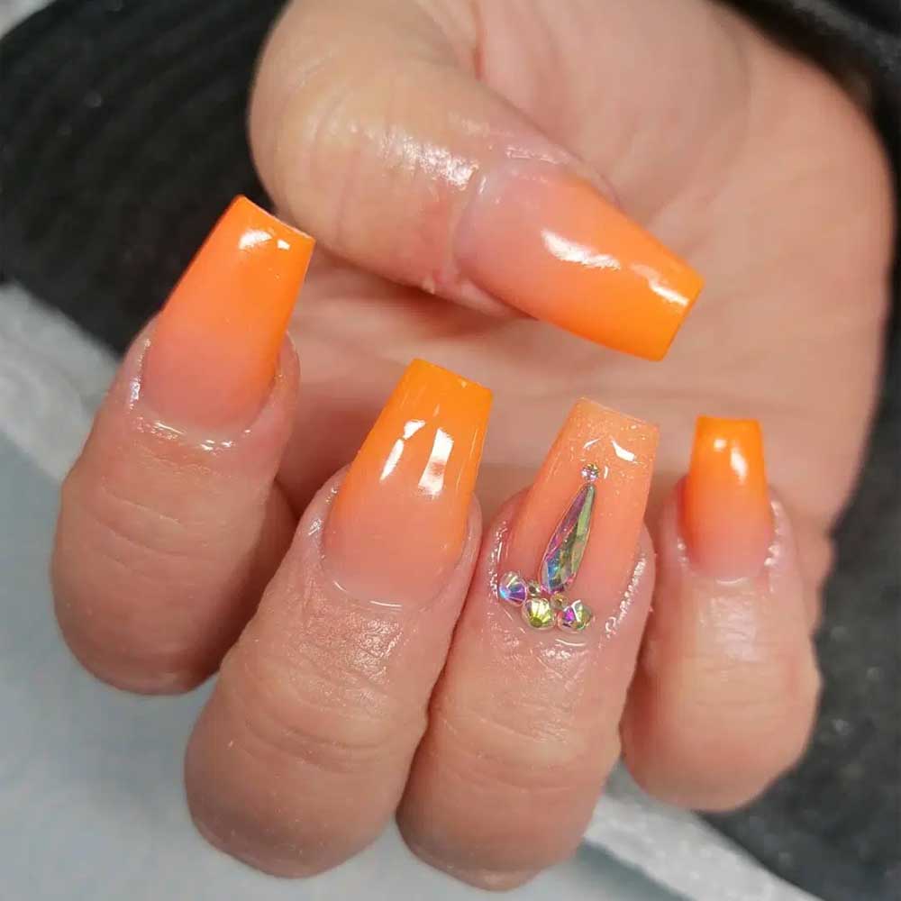 Mẫu ombre cam mang đến vẻ đẹp tự tin và cá tính